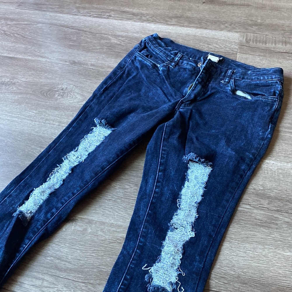 Distressed Jeans - Picture 2 of 4